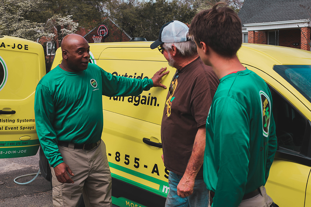 Technicians from Mosquito Joe provide services to South Carolina homeowners.